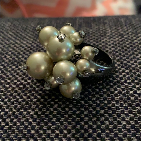 J Crew Faux Pearl Bauble Ring - Size 8 - Picture 4 of 4